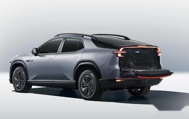 长安启源丨长安启源E07最高可达701公里，定位中大型轿跑SUV