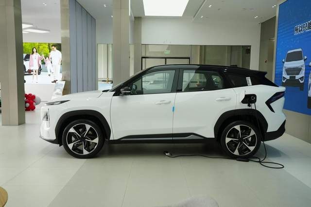 定位中高端插混SUV 京诚跃银河体验中心探店银河L7