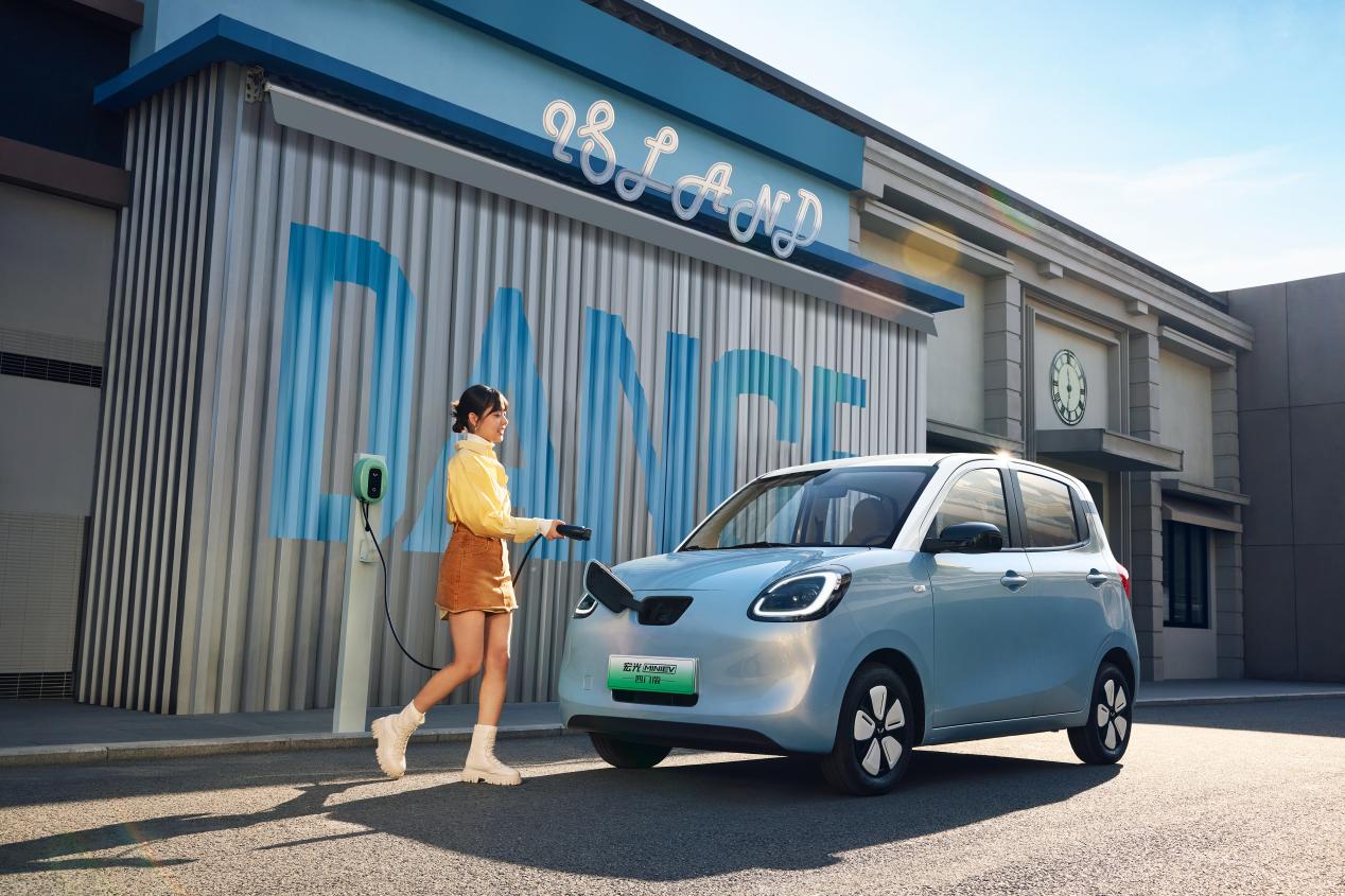 ���MINIEV���T���Ƴ�301km�m��܇�ͣ��ÓQ�a�N�r5.28�fԪ