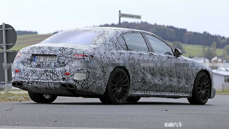 2022-mercedes-amg-s63-spy-photo-rear.jpg