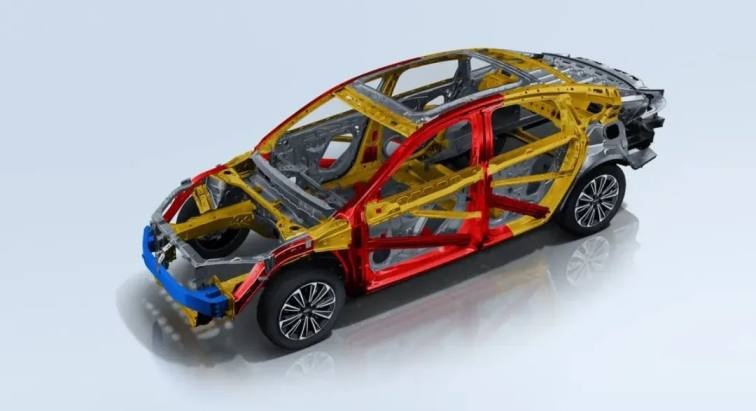 续航1400km，馈电油耗4.2L，1.5T插混奇瑞风云A8家用如何？