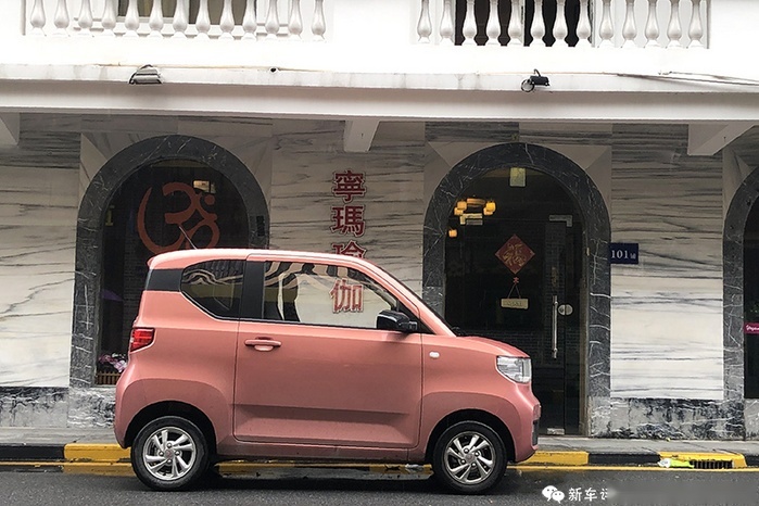 宏光MINI EV：别跟我聊诗和远方，我只懂人间烟火