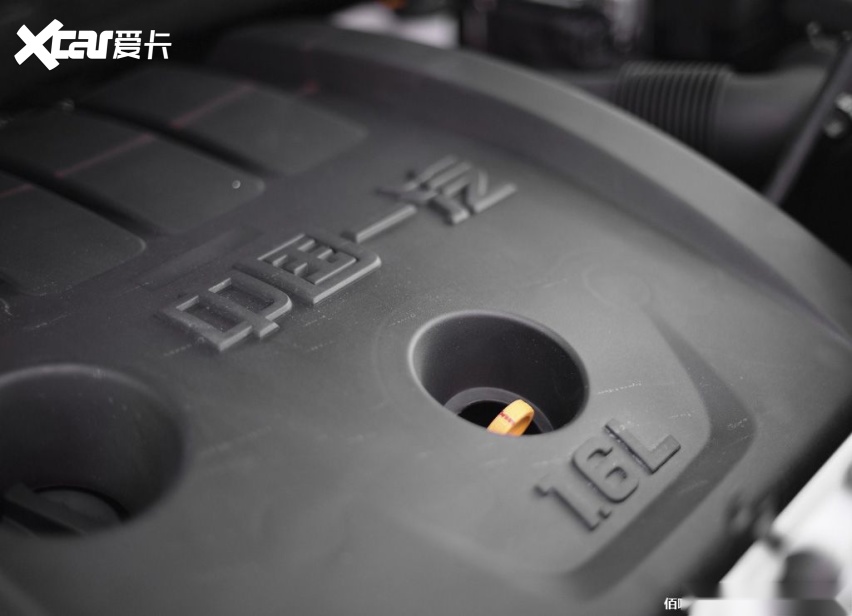 一汽森雅R8 