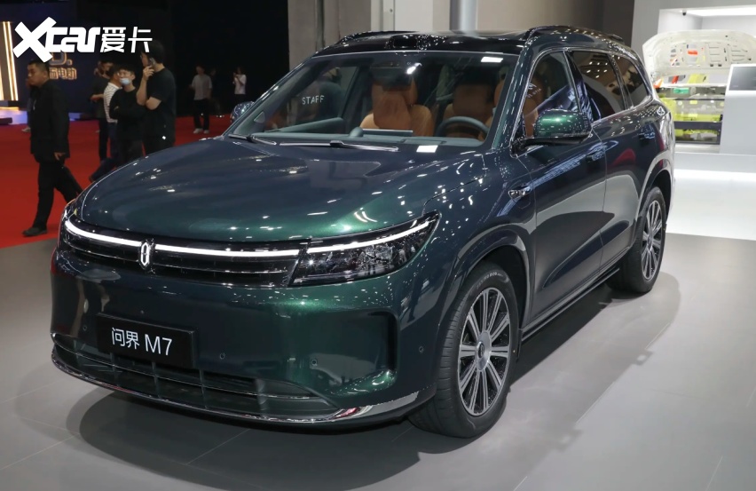 领克800谍照曝光，采用Y字大灯，定位大5座SUV，填补27万价格空缺