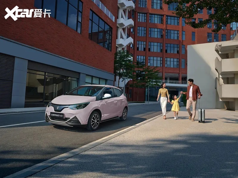 江铃集团新能源全新易至EV2正式上市，定义同级安全新标杆