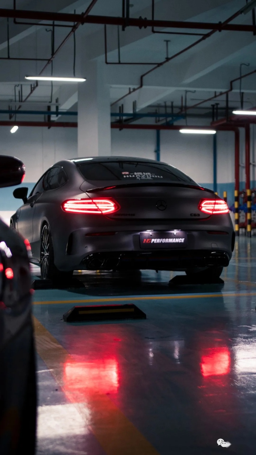 赶在过年前换奔驰C Coupe，加班加点割完宽体快乐过新年
