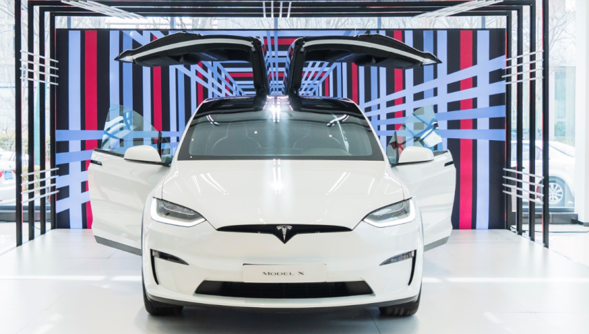 感受“硬核”科技魅力 “性能怪兽”Model X Plaid登陆天津