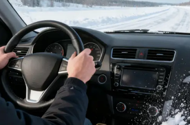 冰雪路打滑别慌！老司机教的操作比猛踩刹车管用，亲测有效