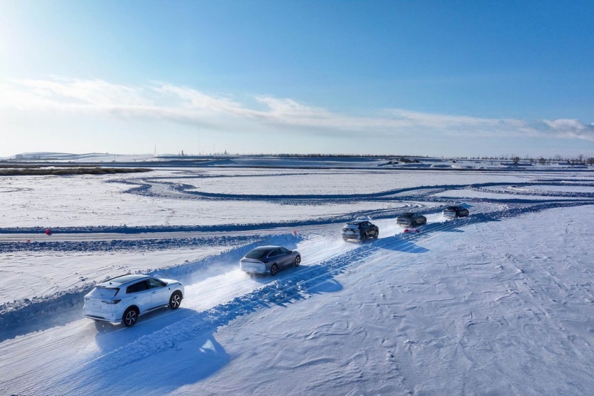 不惧低温 长安启源万里护龙交接仪式暨冰雪挑战赛