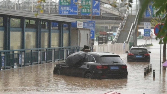 价格战下 二手车市场举步维艰，暴雨后的泡水车只能批发贱卖？
