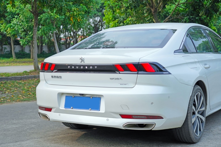 试驾标致508L：又帅又能打，这是一台我想要，它全都有的车