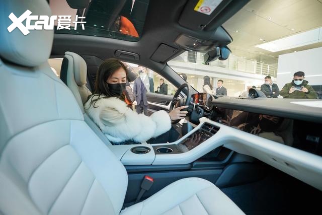 认知发生改变，为什么中国人突然不爱保时捷了？