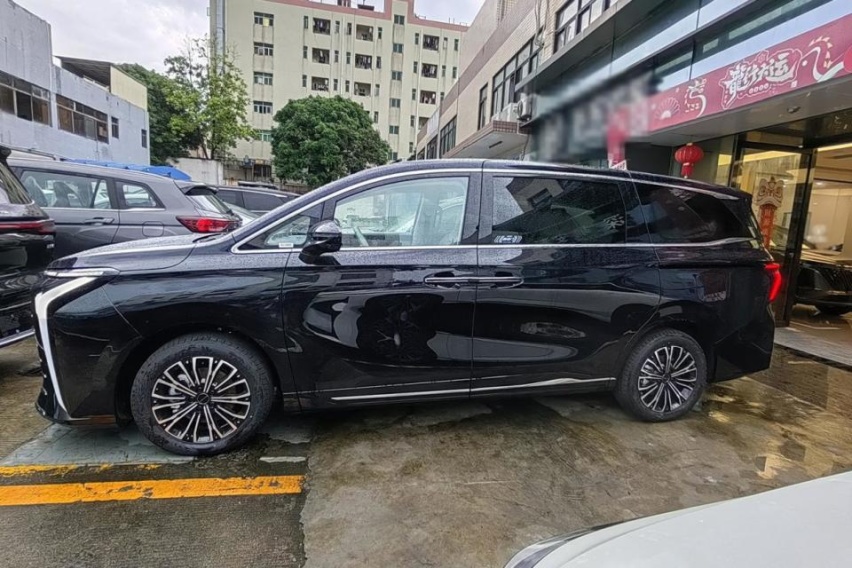 开启新能源MPV智电时代 东风风行星海V9静态体验