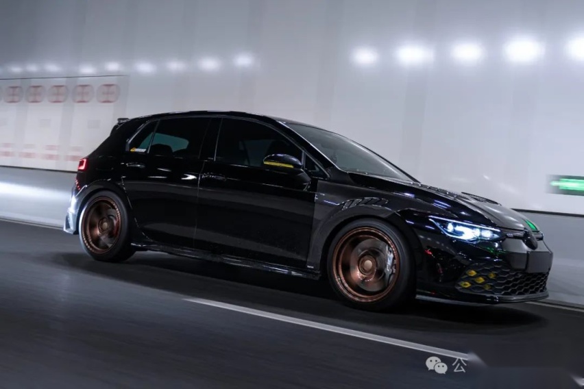 竞技走街风的大众8代高尔夫GTI，这是小钢炮的正确打开方式