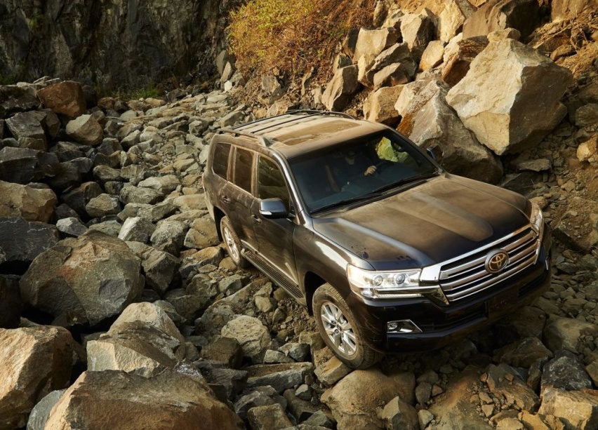 新一代丰田陆巡长这样？还全面弃用5.7 V8引擎！