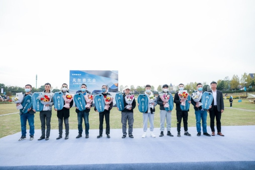 凡尔赛C5 X开启百城千人交付  超凡生活即刻开启