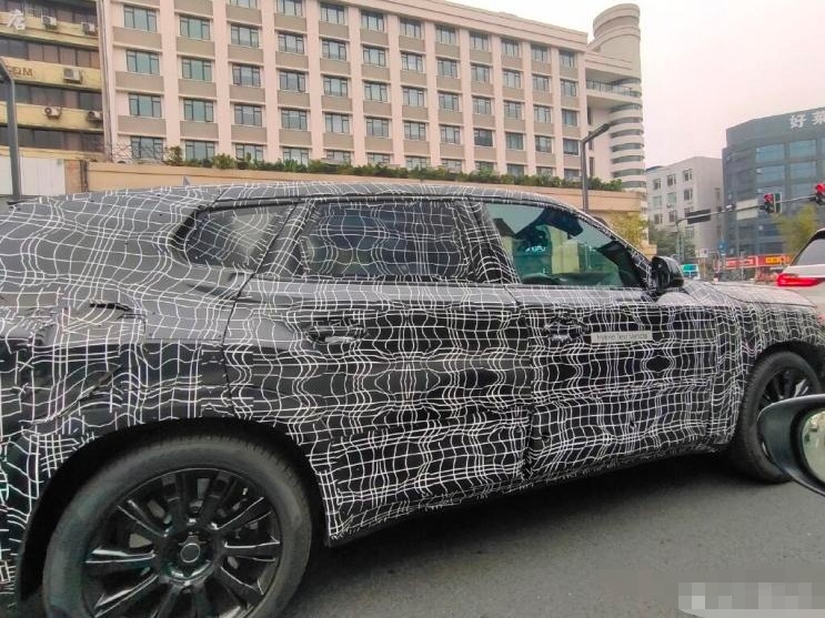 宝马X8 M国内谍照曝光 可能会用插混动力 搭配4.4T V8发动机