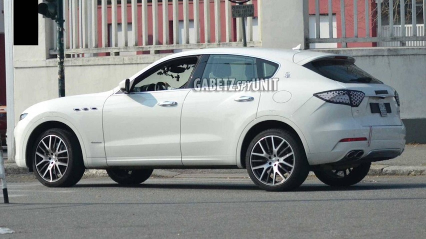 maserati-levante-facelift-spy-shots (3).jpg