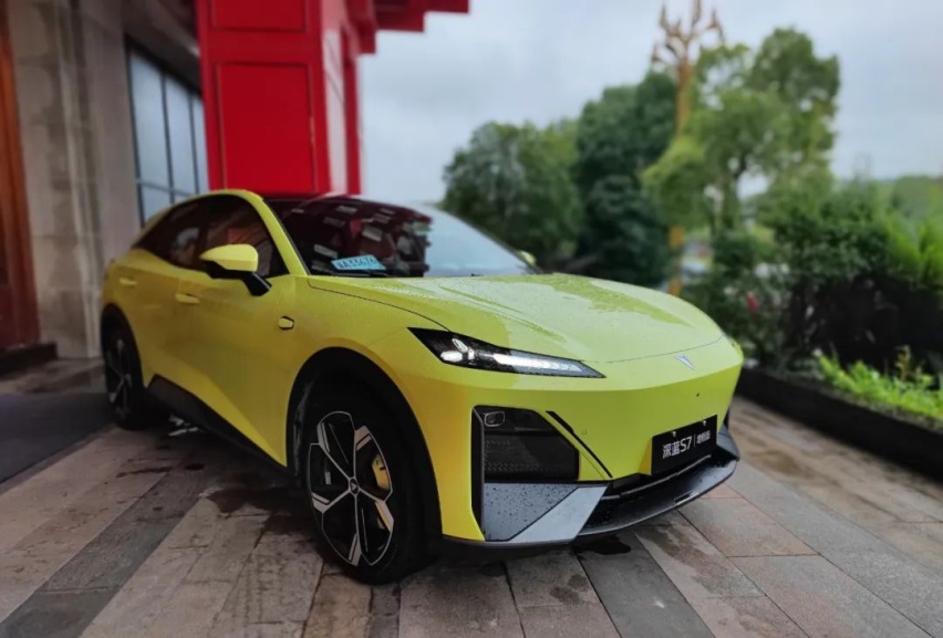 宋PLUS和问界M5双拳难敌一手？深蓝S7杀疯了