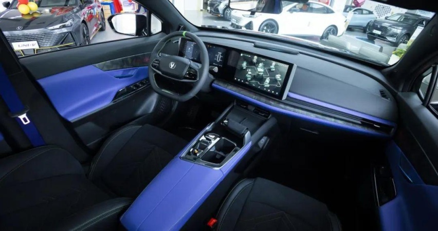 10万多买台运动SUV 第二代UNI-T到底有多香？