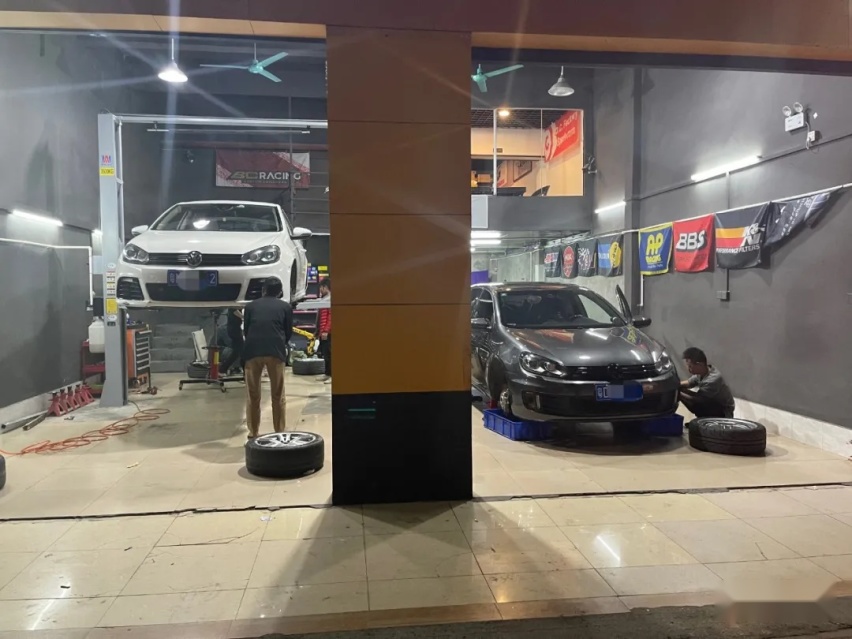 姿态与性能并存的6代高尔夫GTI，01年车主表示玩车很穷但很开心