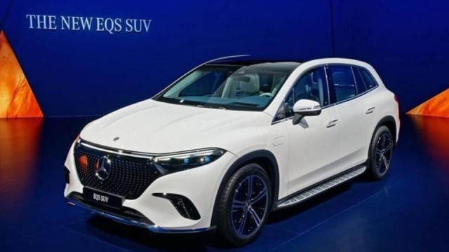 一百多万买奔驰EQS SUV，大型SUV可选7座还能越野，值不值？