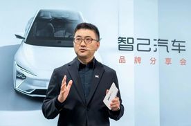 CEO刘涛“车内吃饺子”被批到删微博，智己为何梦断高端？