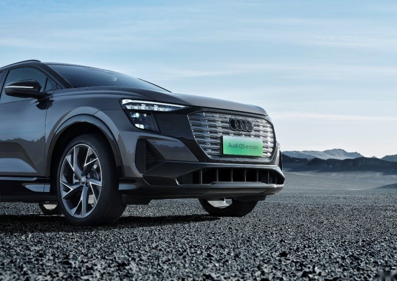 一口气推出三款特别版车型，2023款奥迪Q5 e-tron焕新上市！