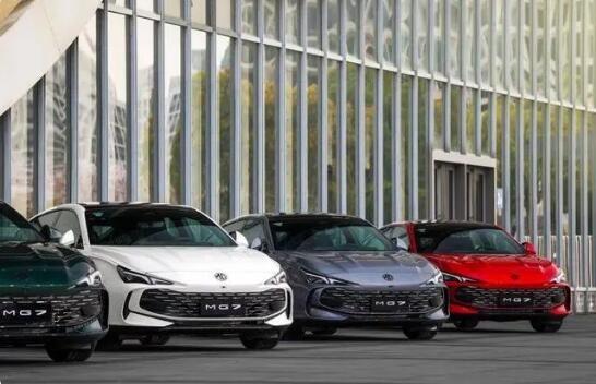 MG7正式上市 上汽“掀桌子”11.98万起售 两种动力可选