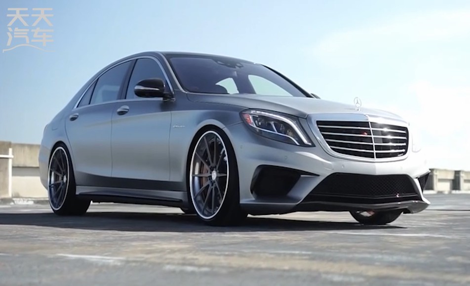 ͫFu MERCEDES-BENZY S63
