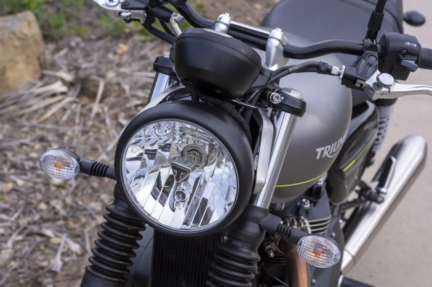 2023款凯旋SpeedTwin900详解，复古街车，升级内容令人错愕