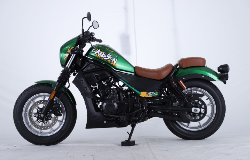 中排量双缸日式Bobber，香帅苍云500MAX，外观更符国人审美
