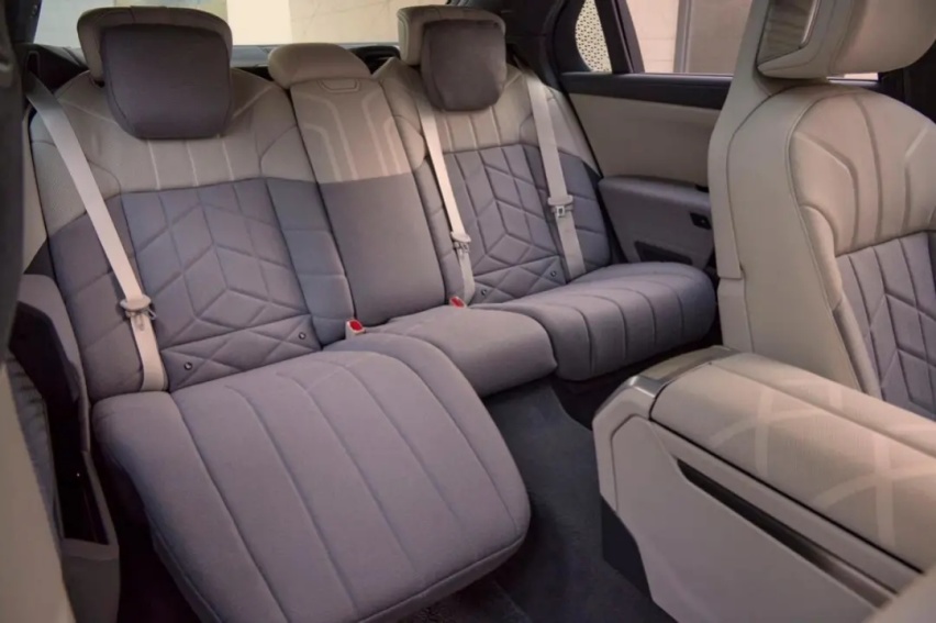 【e汽车】“最强BMW i7”强在哪？只有试了才知道