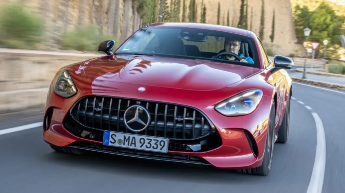 还看911？全新奔驰AMG GT实拍图发布，这颜值确实没得说