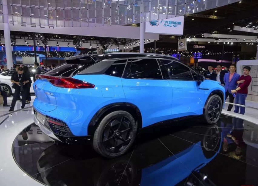 降价引发维权，特斯拉无惧风波，马斯克亲自交付Model 3？