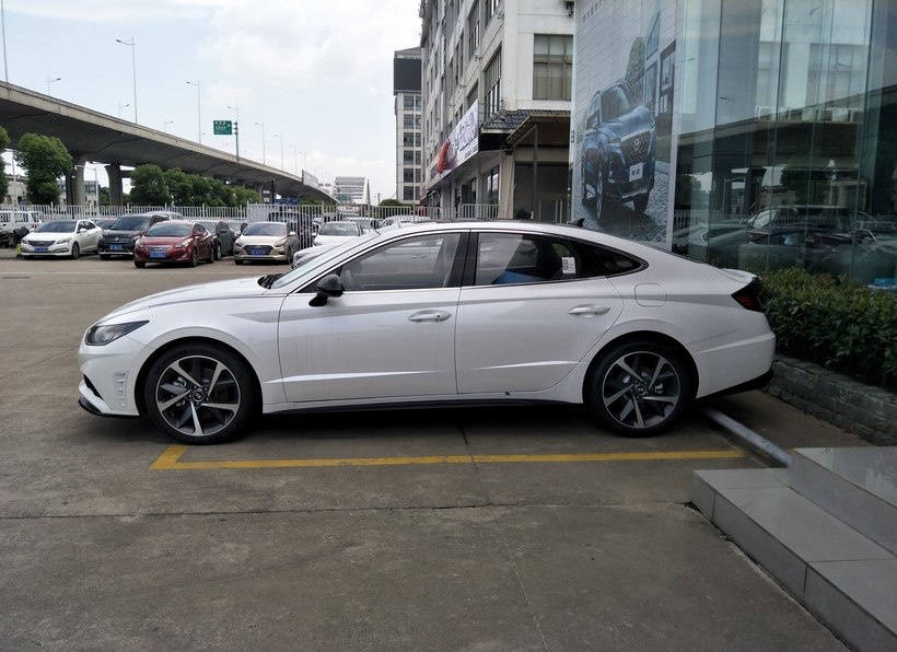 2020款全新现代索纳塔实车到店，尺寸反超雅阁迈腾，下月上市