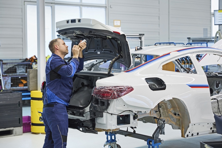 慢工出细活：限量版BMW 3.0 CSL的生产