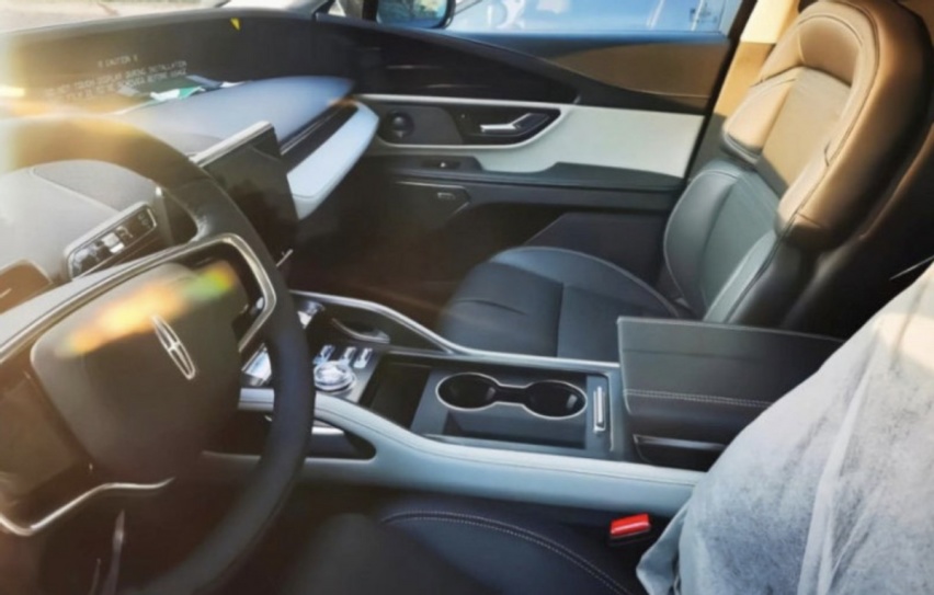 车动态：魏牌蓝山上市；比亚迪宋L预告；新Model 3实车
