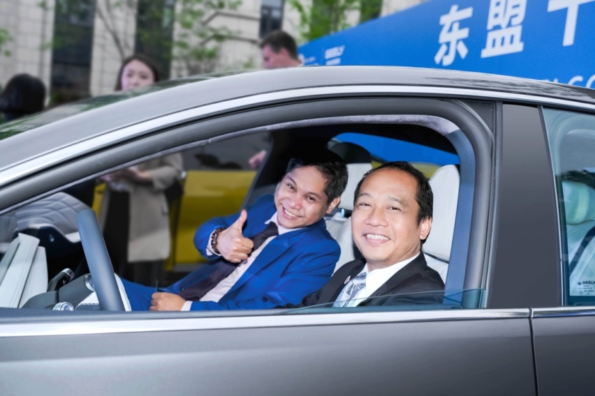 吉利银河E8获东盟外交官点赞 以新质生产力加速推进全球化