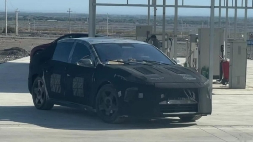 蔚来全新品牌车型谍照曝光，20万起的纯电轿车，追着Model 3来打？