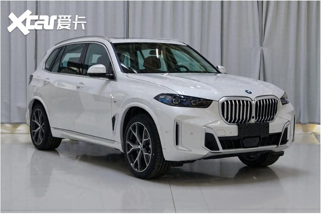 宝马又一款新车重磅来袭，“大鸡腿”挡把被换掉，还有戏吗？