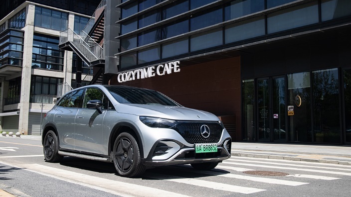 长测全新EQE纯电SUV：奔驰要给SUV们上堂造车课