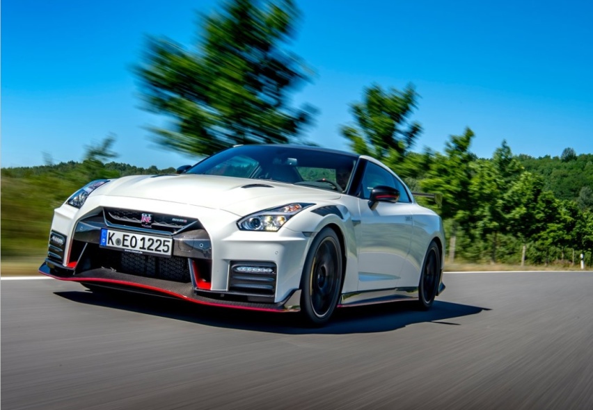 GTR R35不光是超跑杀手，更振兴了身陷泥潭的日产？