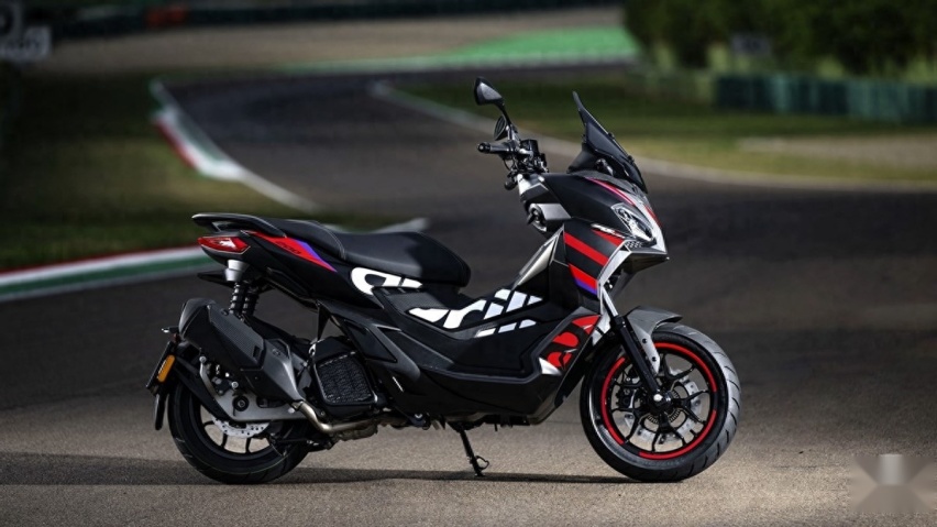 新车|运动涂装:Aprilia 阿普利亚SR GT Replica版