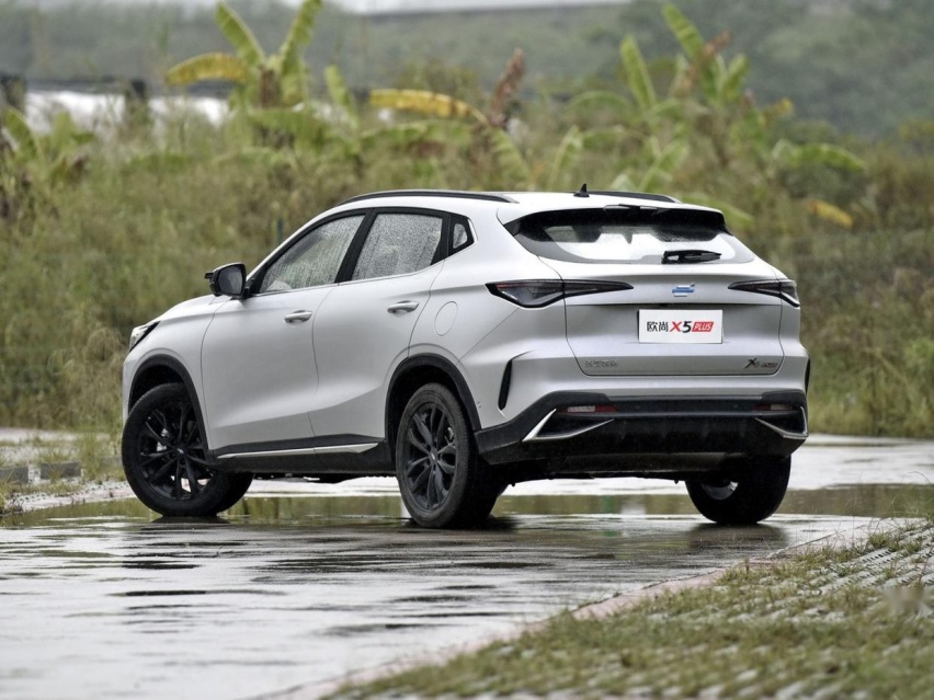 10万级国产SUV，森海级静谧+八核车机芯片，比大众、丰田还卷