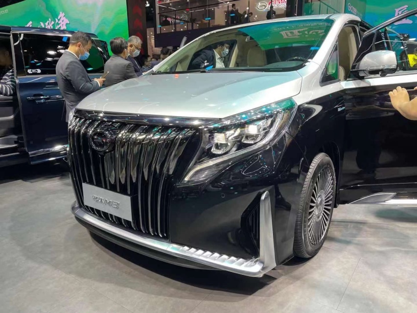 2021上海车展：传祺M8豪华四座版实车/GL8新对手
