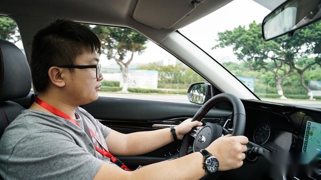 最会玩“性价比”的韩系车，10万出头给你这台SUV