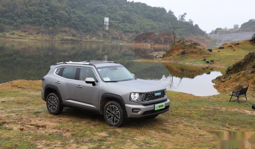 这辆“轻越野SUV”真带电，哈弗二代大狗真的做到了全面提升？