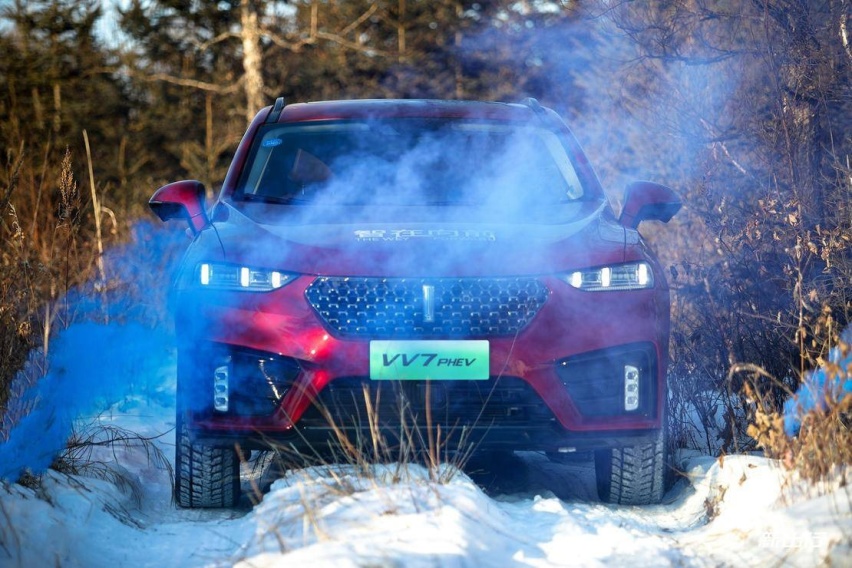 舞一曲油电混动冰上华尔兹 WEY VV7 PHEV冰雪试驾