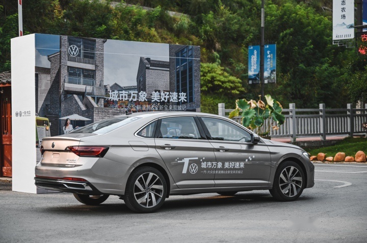 配得上“国民家轿”这称号！试驾全新速腾1.5T